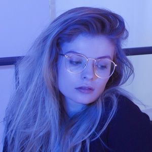 Meet your Posher, Mina